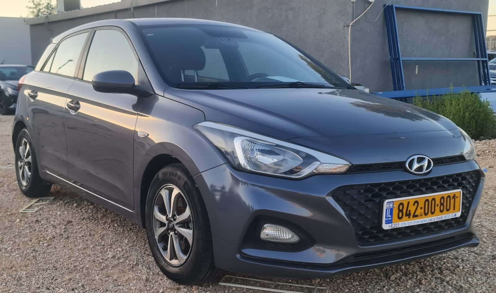 car-image
